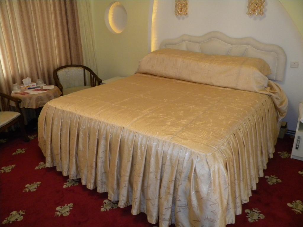Gloria Mini-Hotel Κισινάου Δωμάτιο φωτογραφία